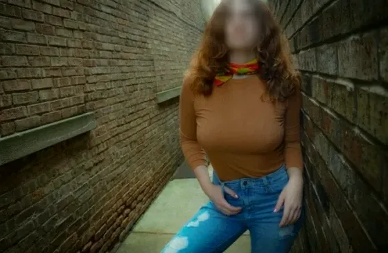 Amy, 32
