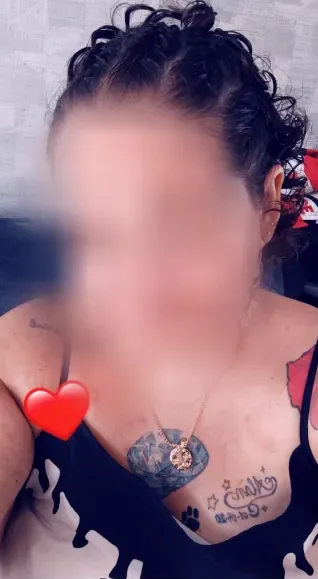 Caitlin, 40