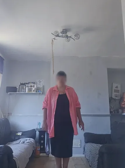 Isabelle, 35