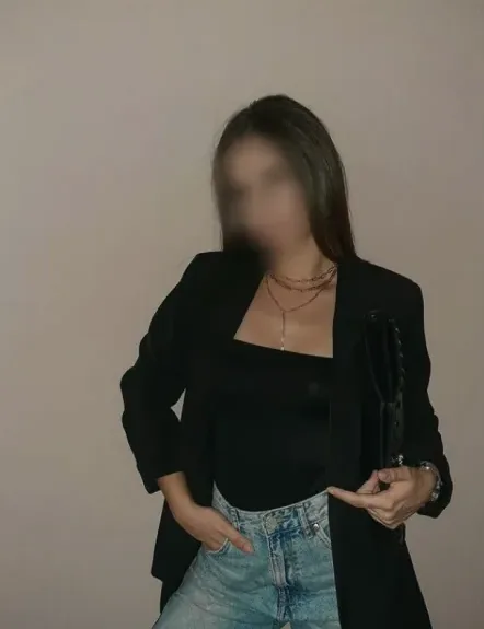 Julia, 35