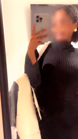 Laura, 25