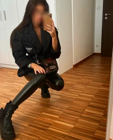 Niamh, 36