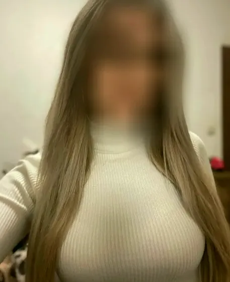 Nour, 32