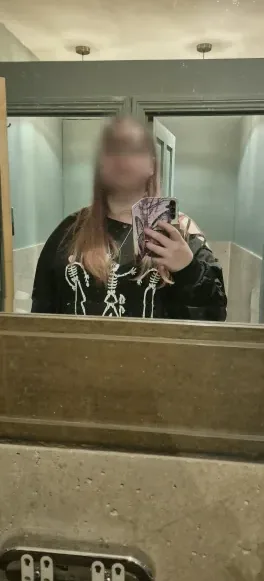 Sadia, 21