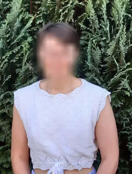 Toni, 27